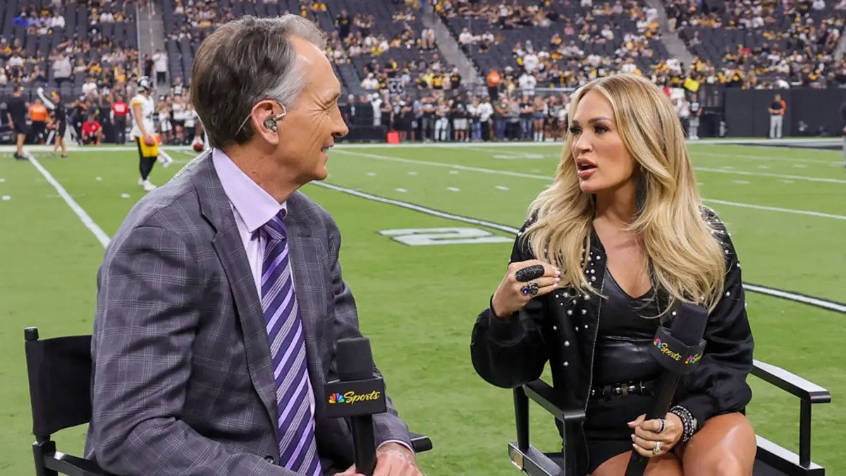 Cris collinsworth carrie underwood nbc sunday night football